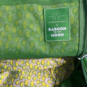 Drunk Elephant Baboon to the Moon go-bag mini 32L